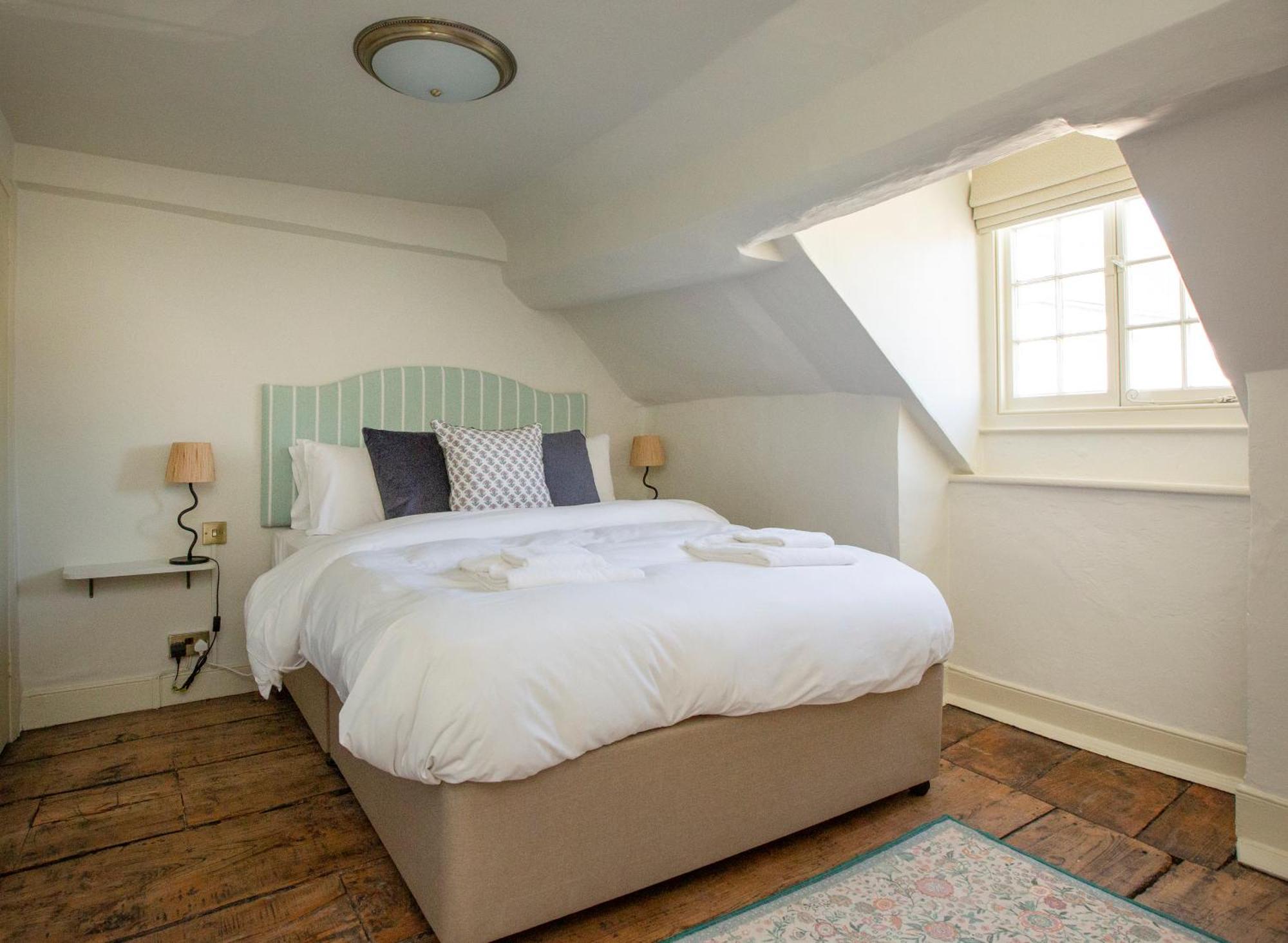 Three-Bedroom Apartment,1664649790:JPEG